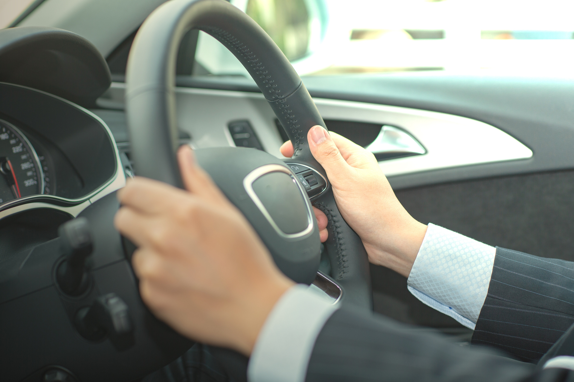 How Business and Leisure Travel Differ in Airport Transportation Planning